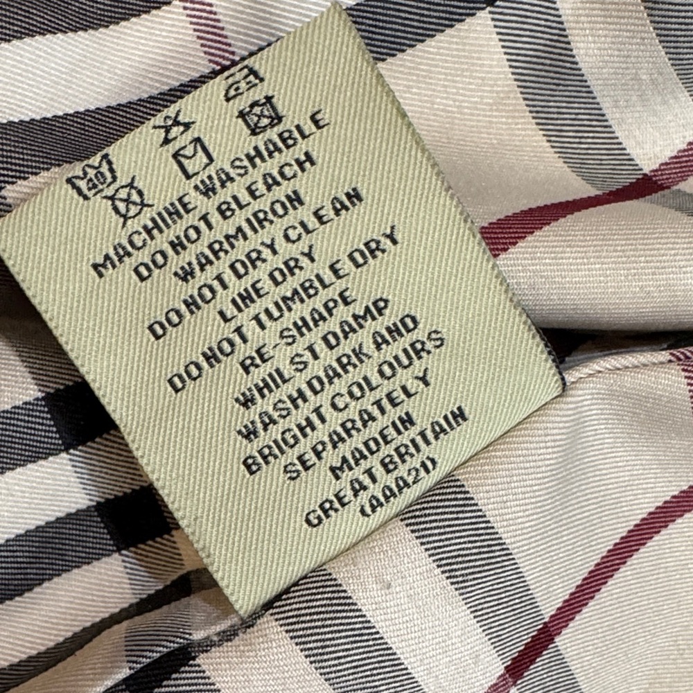 Authentic Burberry Light Tan Trench Coat - Picture 17 of 17